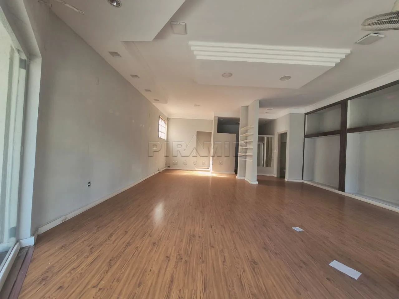 Alugar Comercial / Sal&atilde;o em Ribeir&atilde;o Preto R$ 5.500,00 - Foto 1