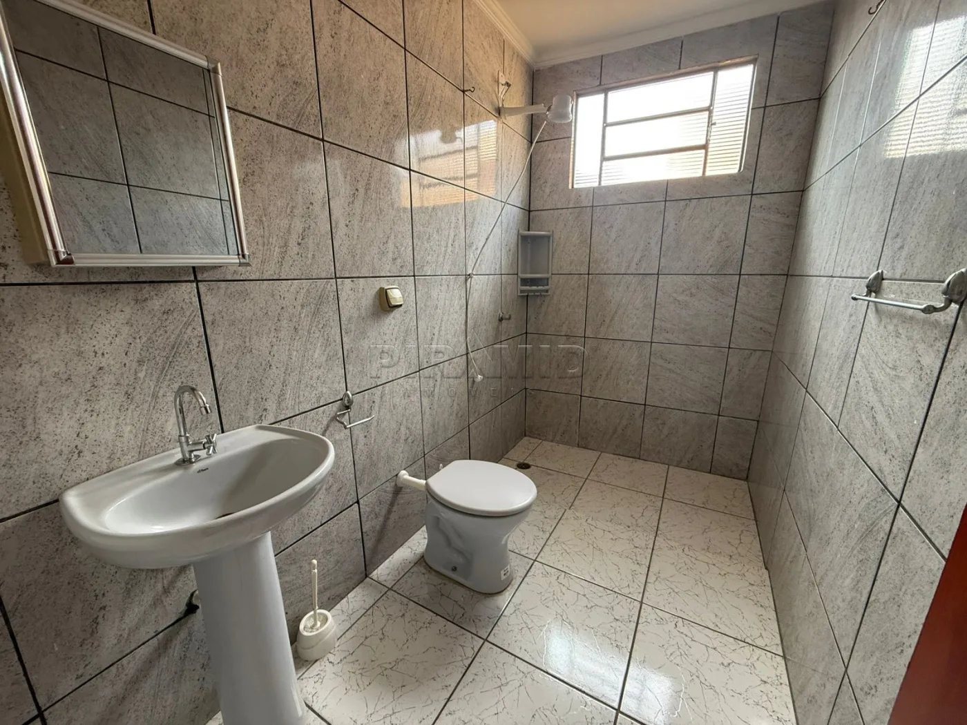 Alugar Casa / Padr&atilde;o em Ribeir&atilde;o Preto R$ 1.200,00 - Foto 10