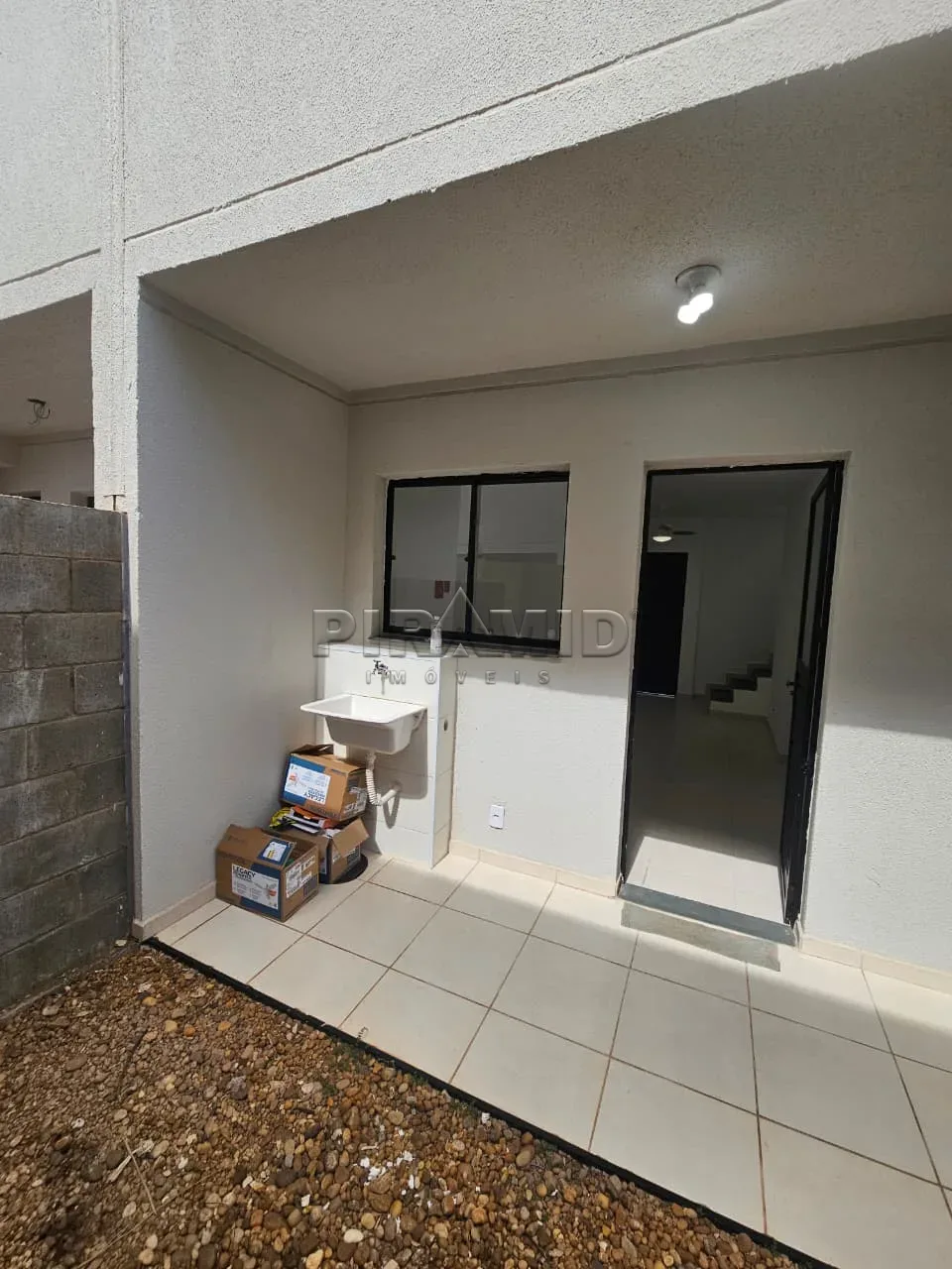Alugar Casa / Condom&iacute;nio em Ribeir&atilde;o Preto R$ 1.800,00 - Foto 4