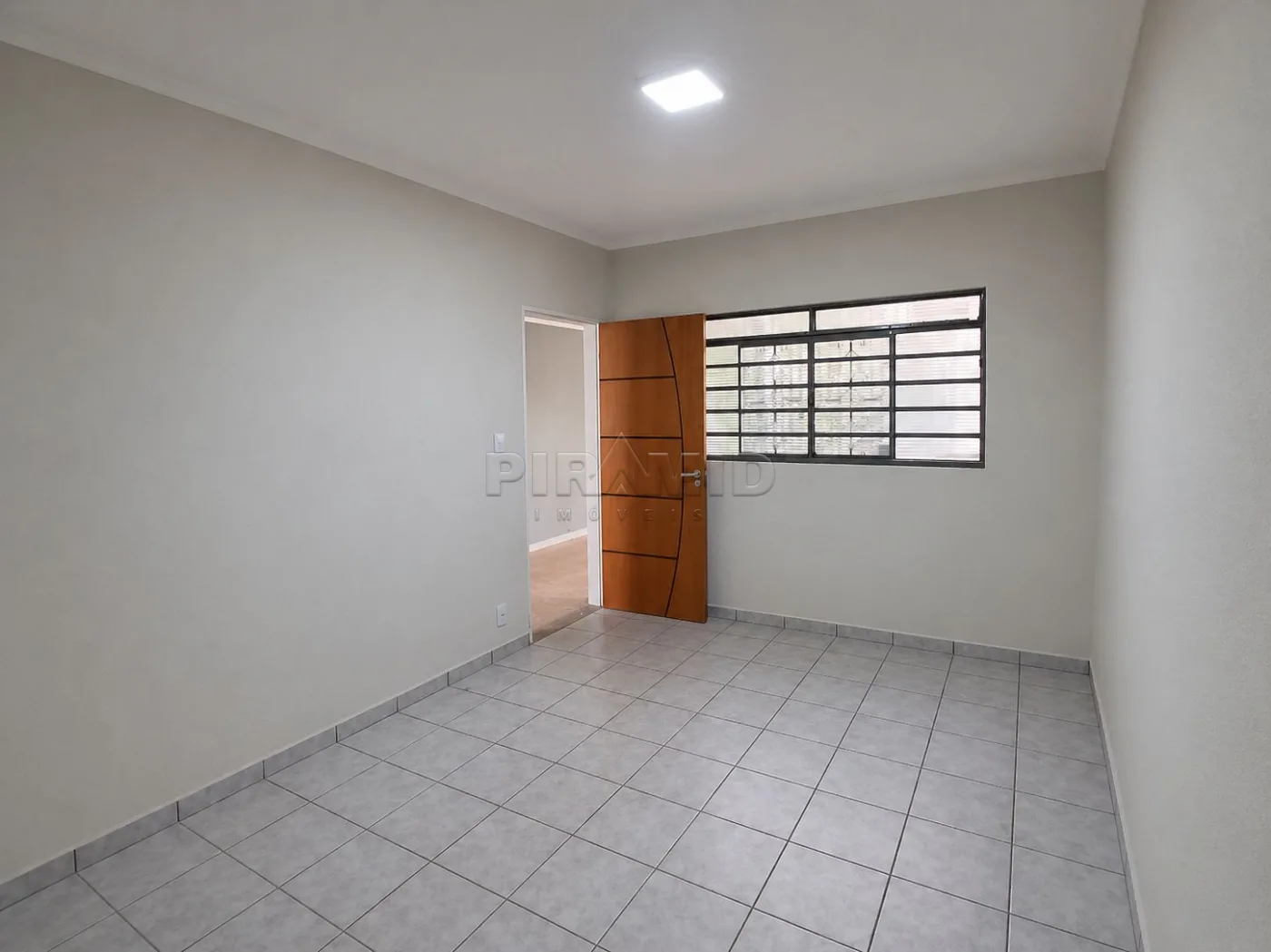 Comprar Casa / Padr&atilde;o em Ribeir&atilde;o Preto R$ 350.000,00 - Foto 2
