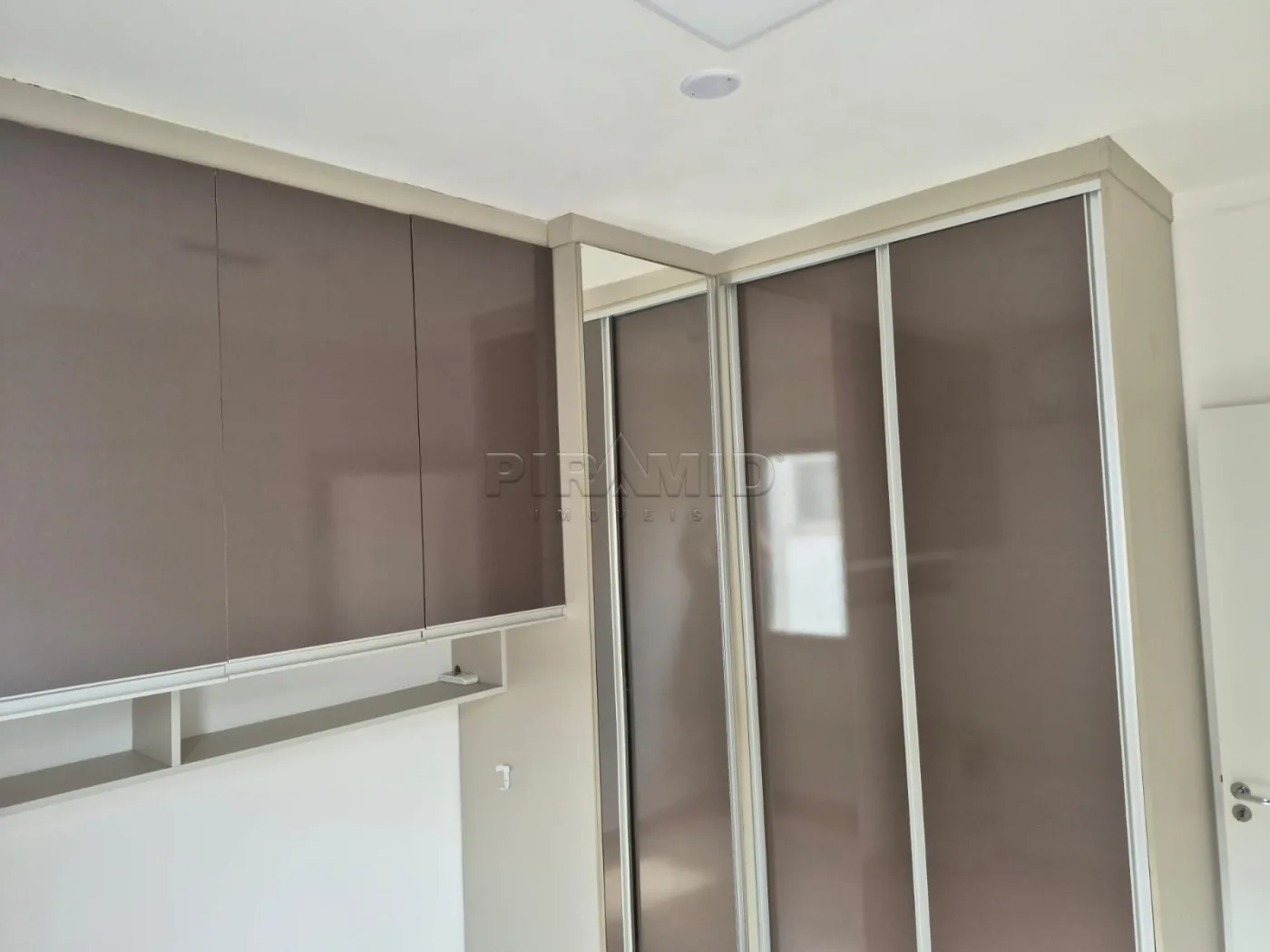 Alugar Apartamento / Padr&atilde;o em Ribeir&atilde;o Preto R$ 1.000,00 - Foto 4