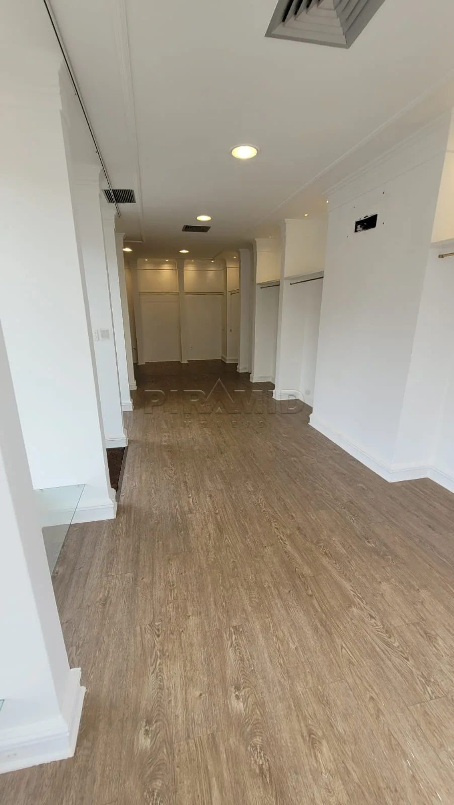 Alugar Comercial / Sal&atilde;o em Ribeir&atilde;o Preto R$ 3.500,00 - Foto 2