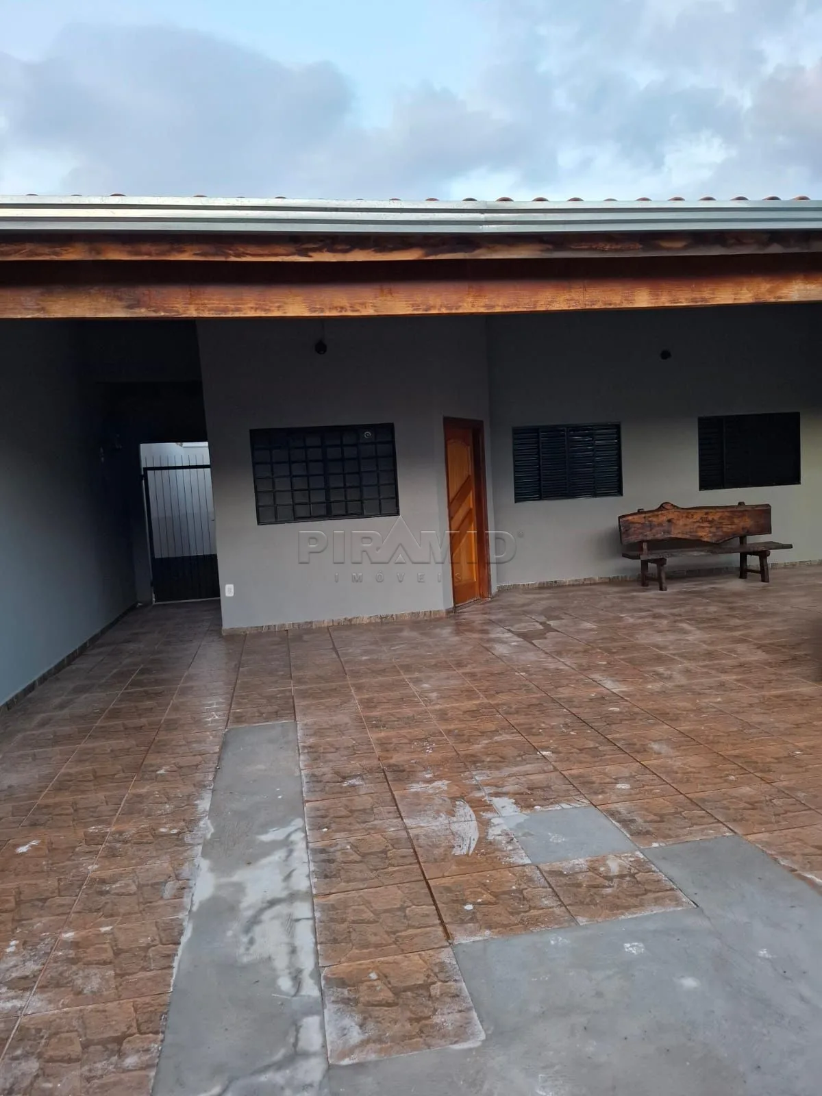 Alugar Casa / Padr&atilde;o em Ribeir&atilde;o Preto R$ 1.550,00 - Foto 1