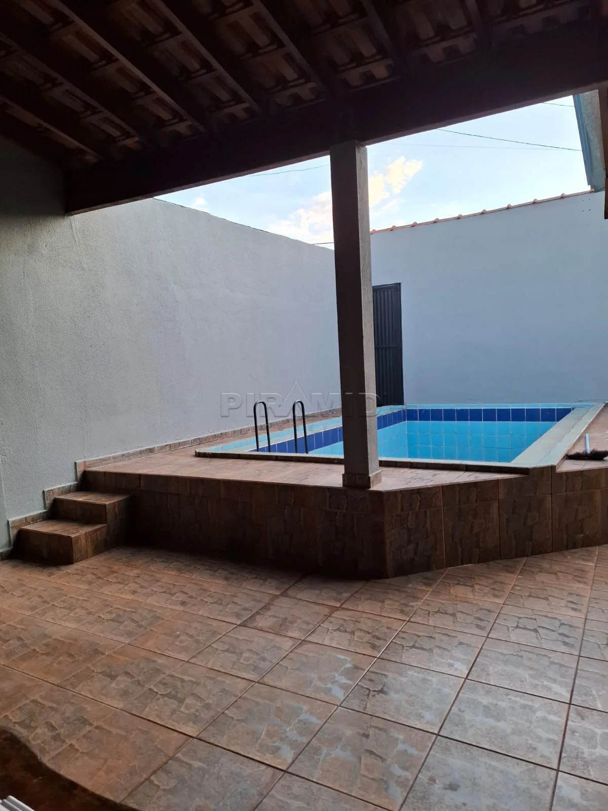 Alugar Casa / Padr&atilde;o em Ribeir&atilde;o Preto R$ 1.550,00 - Foto 3