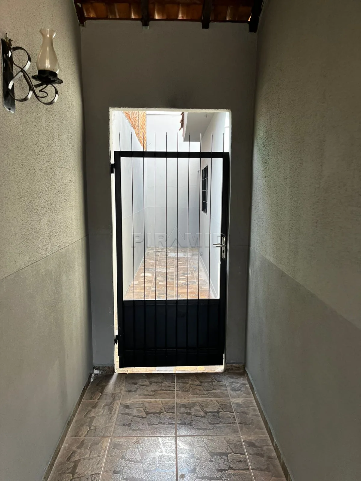 Alugar Casa / Padr&atilde;o em Ribeir&atilde;o Preto R$ 1.550,00 - Foto 5