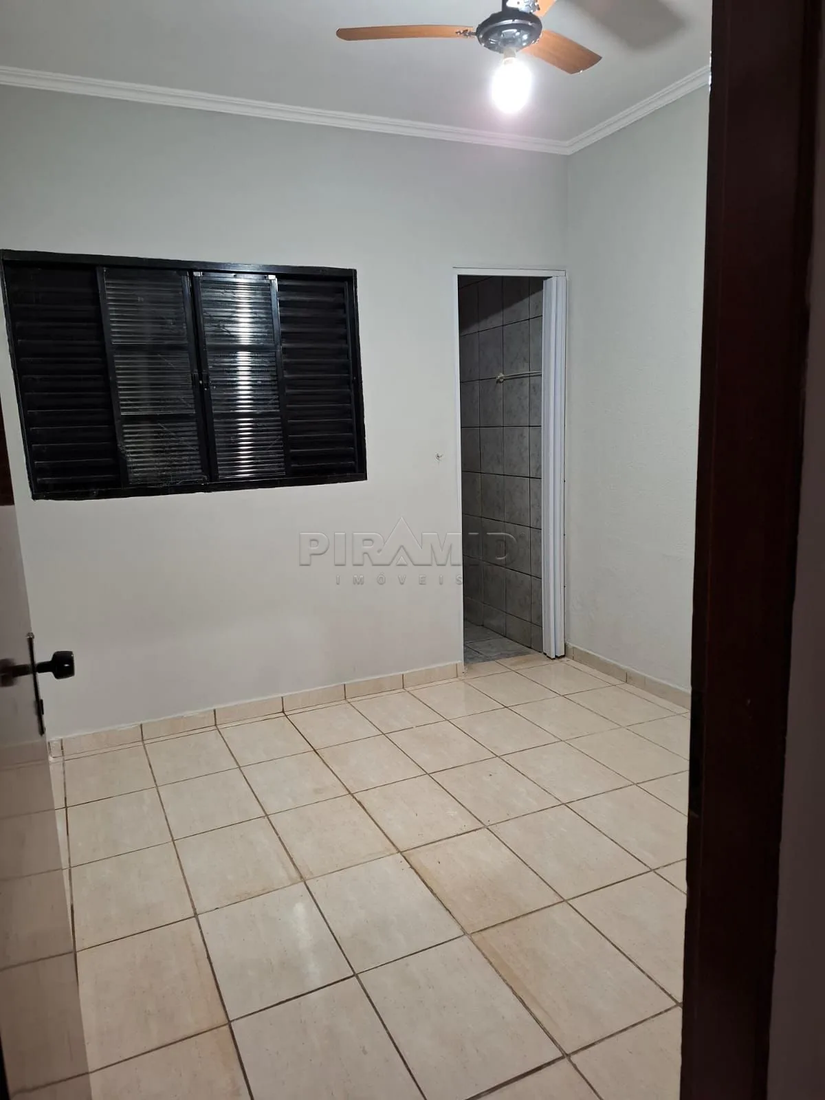 Alugar Casa / Padr&atilde;o em Ribeir&atilde;o Preto R$ 1.550,00 - Foto 9