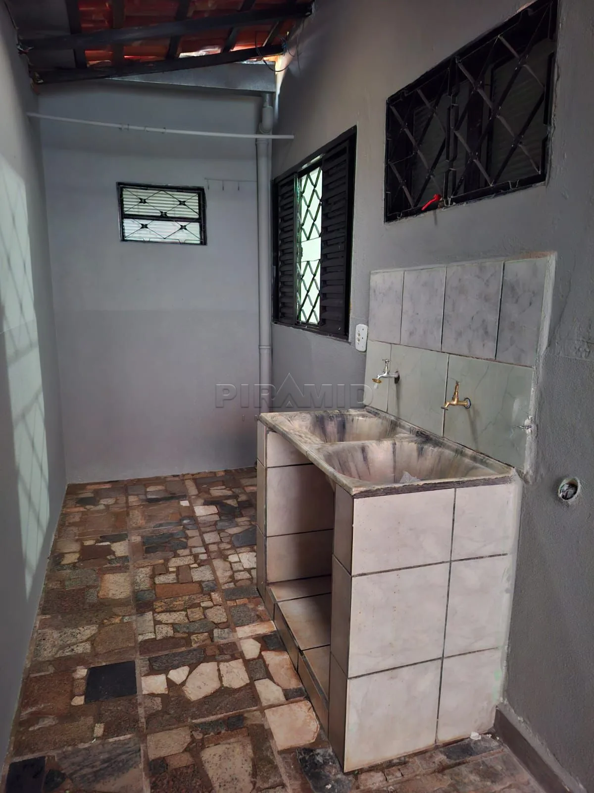 Alugar Casa / Padr&atilde;o em Ribeir&atilde;o Preto R$ 1.550,00 - Foto 19