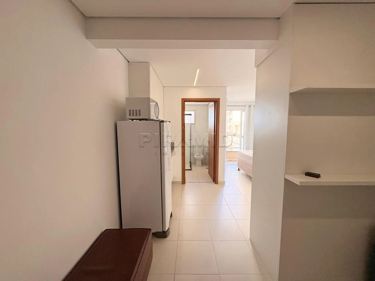 Alugar Apartamento / Padr&atilde;o em Ribeir&atilde;o Preto R$ 2.000,00 - Foto 3