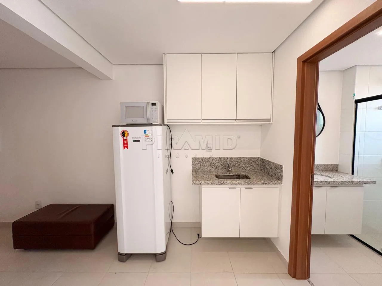 Alugar Apartamento / Padr&atilde;o em Ribeir&atilde;o Preto R$ 2.000,00 - Foto 4