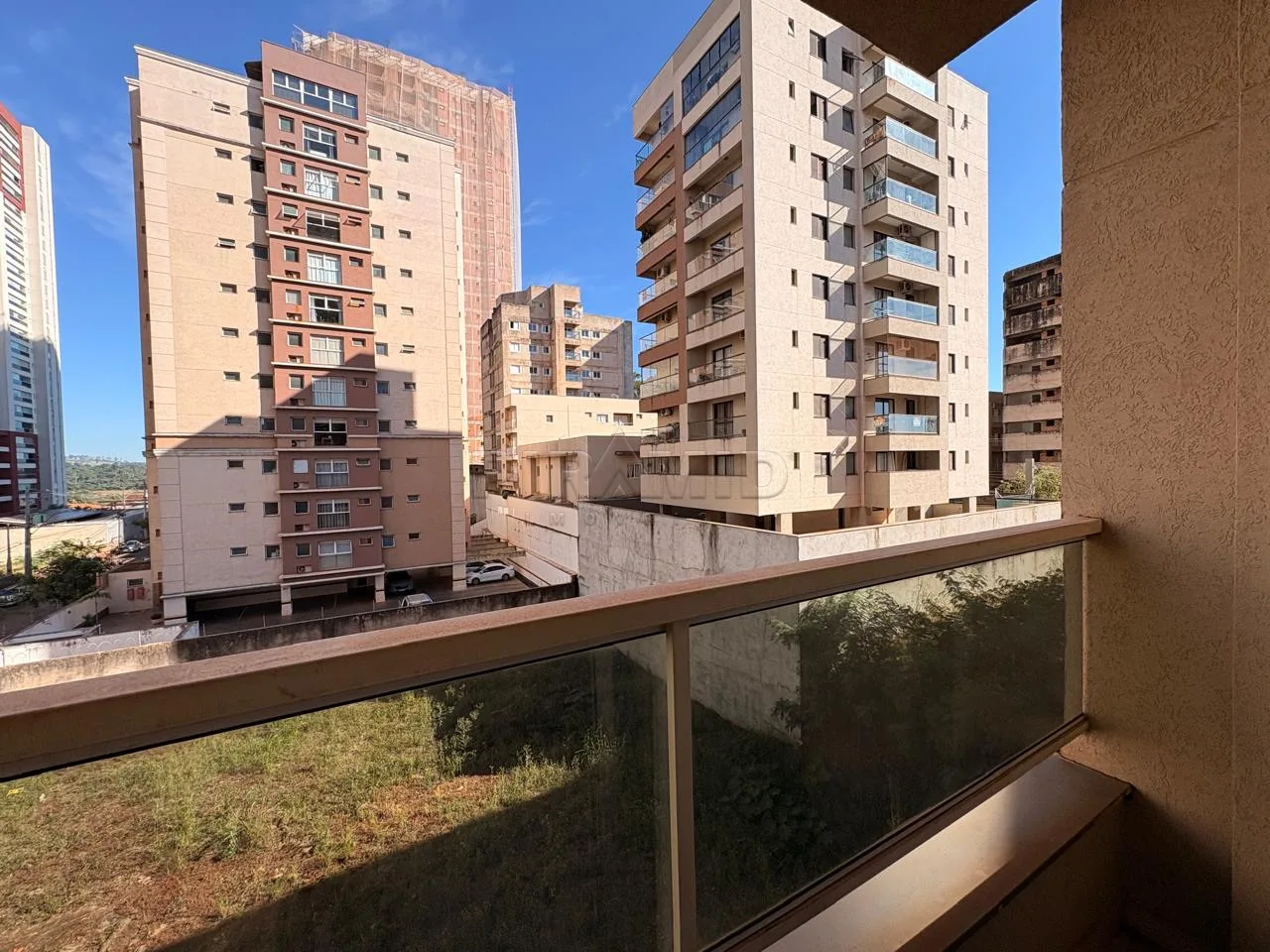 Alugar Apartamento / Padr&atilde;o em Ribeir&atilde;o Preto R$ 2.000,00 - Foto 11