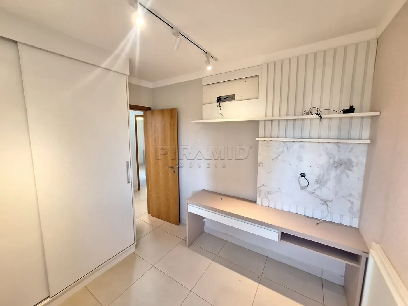 Alugar Apartamento / Padr&atilde;o em Ribeir&atilde;o Preto R$ 4.200,00 - Foto 13