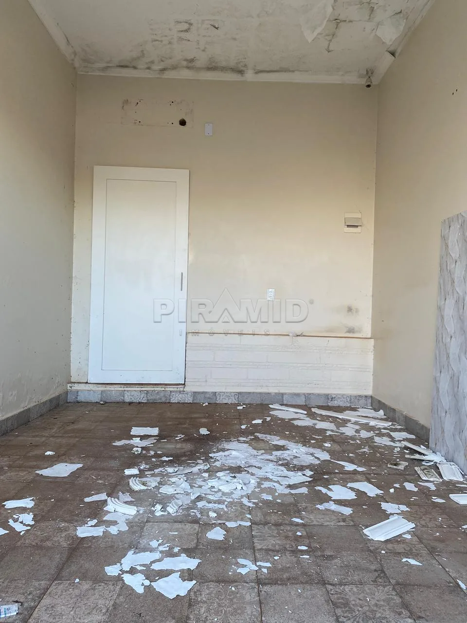 Alugar Comercial / Sal&atilde;o em Ribeir&atilde;o Preto R$ 1.600,00 - Foto 2