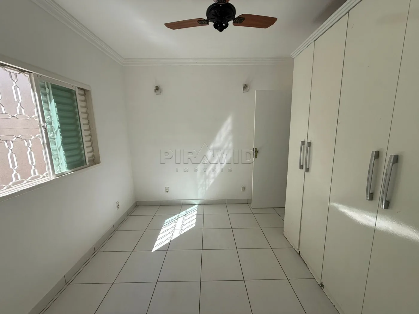 Alugar Casa / Padr&atilde;o em Ribeir&atilde;o Preto R$ 2.400,00 - Foto 13