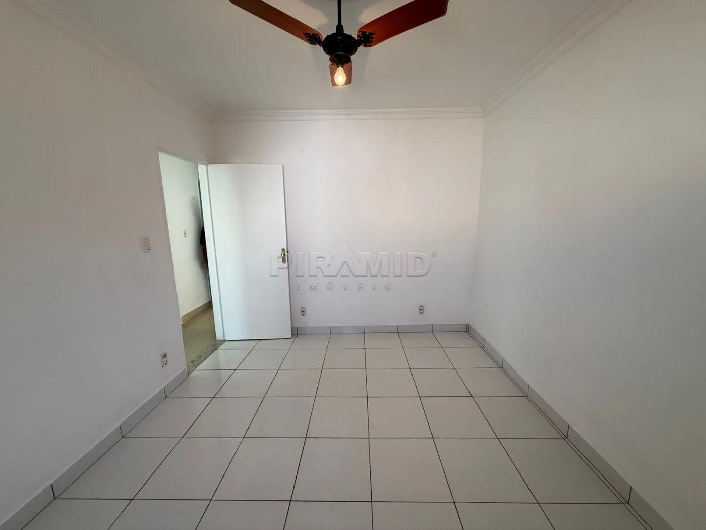 Alugar Casa / Padr&atilde;o em Ribeir&atilde;o Preto R$ 2.400,00 - Foto 7