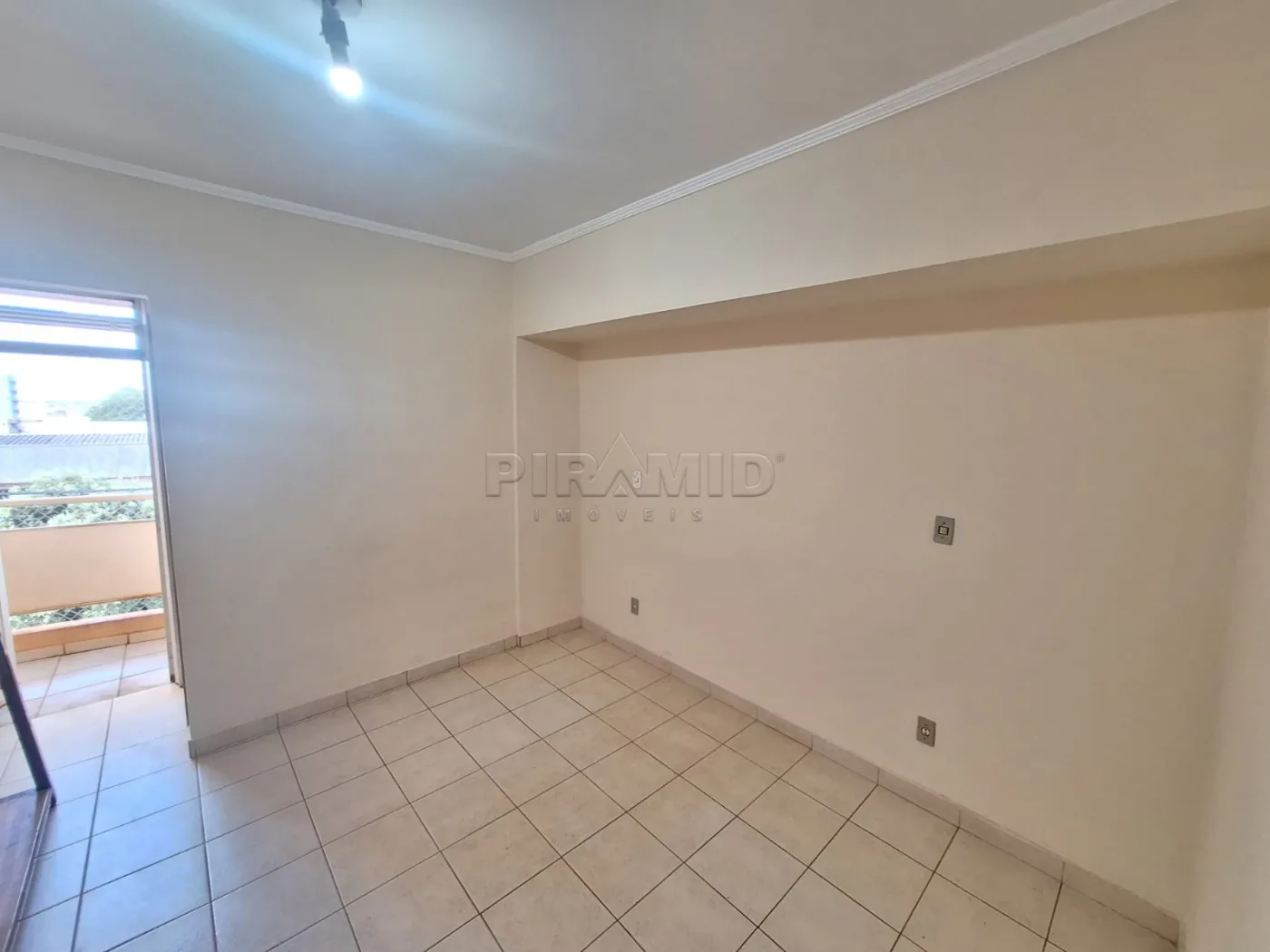 Alugar Apartamento / Padr&atilde;o em Ribeir&atilde;o Preto R$ 1.180,00 - Foto 3