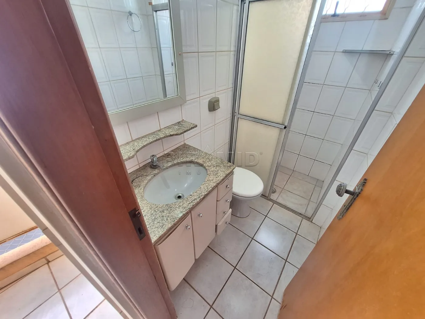 Alugar Apartamento / Padr&atilde;o em Ribeir&atilde;o Preto R$ 1.180,00 - Foto 6