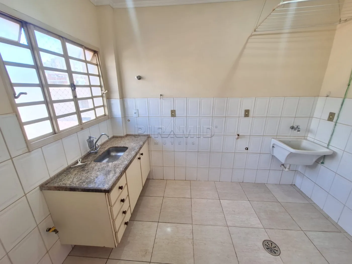 Alugar Apartamento / Padr&atilde;o em Ribeir&atilde;o Preto R$ 1.180,00 - Foto 8