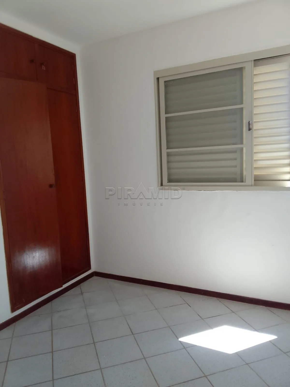 Alugar Apartamento / Padr&atilde;o em Ribeir&atilde;o Preto R$ 1.550,00 - Foto 3