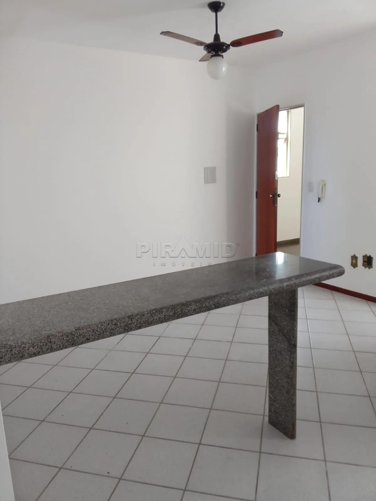 Alugar Apartamento / Padr&atilde;o em Ribeir&atilde;o Preto R$ 1.550,00 - Foto 4