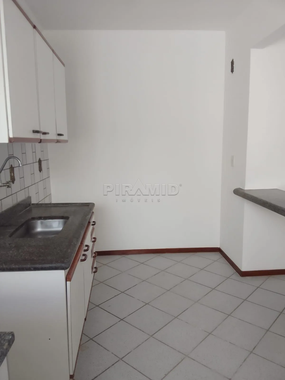 Alugar Apartamento / Padr&atilde;o em Ribeir&atilde;o Preto R$ 1.550,00 - Foto 5