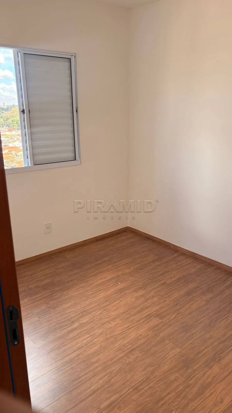 Alugar Apartamento / Padr&atilde;o em Ribeir&atilde;o Preto R$ 1.300,00 - Foto 3