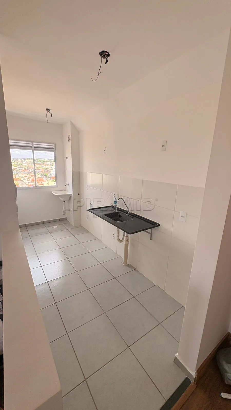 Alugar Apartamento / Padr&atilde;o em Ribeir&atilde;o Preto R$ 1.300,00 - Foto 5