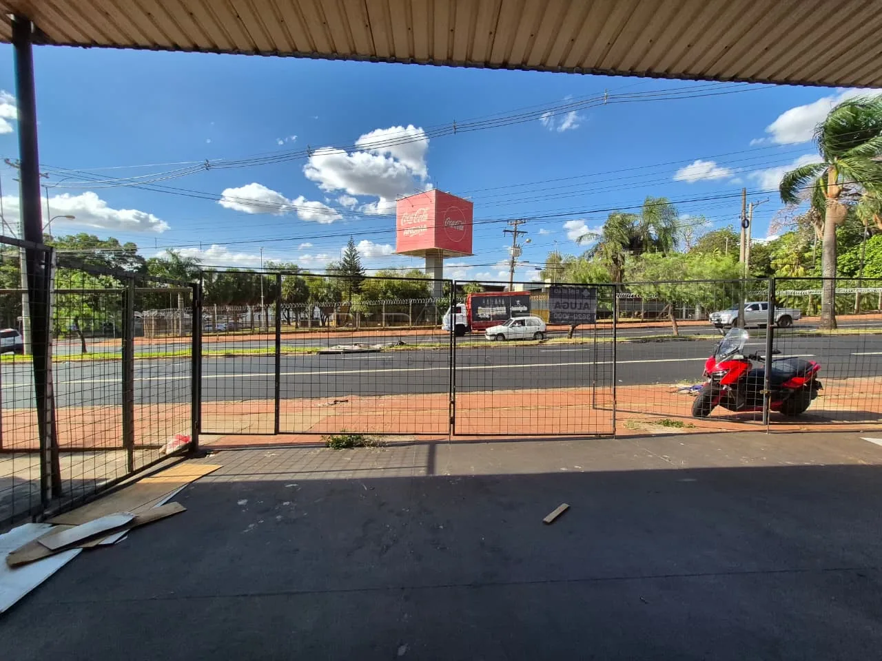 Alugar Comercial / Sal&atilde;o em Ribeir&atilde;o Preto R$ 6.000,00 - Foto 3