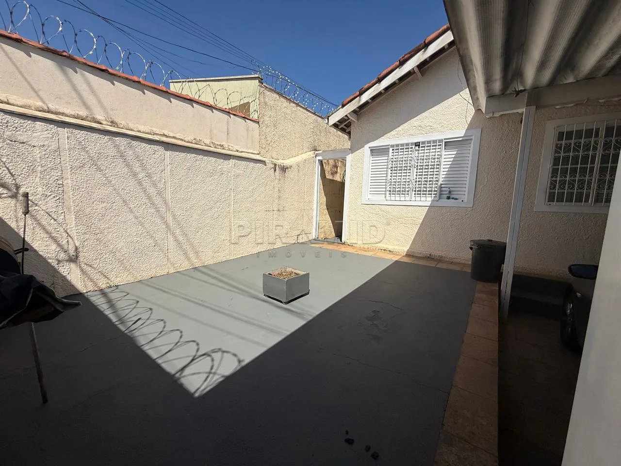 Comprar Casa / Padr&atilde;o em Ribeir&atilde;o Preto R$ 450.000,00 - Foto 1