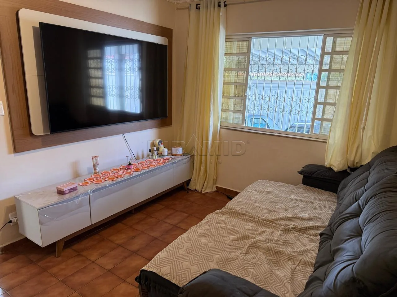 Comprar Casa / Padr&atilde;o em Ribeir&atilde;o Preto R$ 450.000,00 - Foto 3
