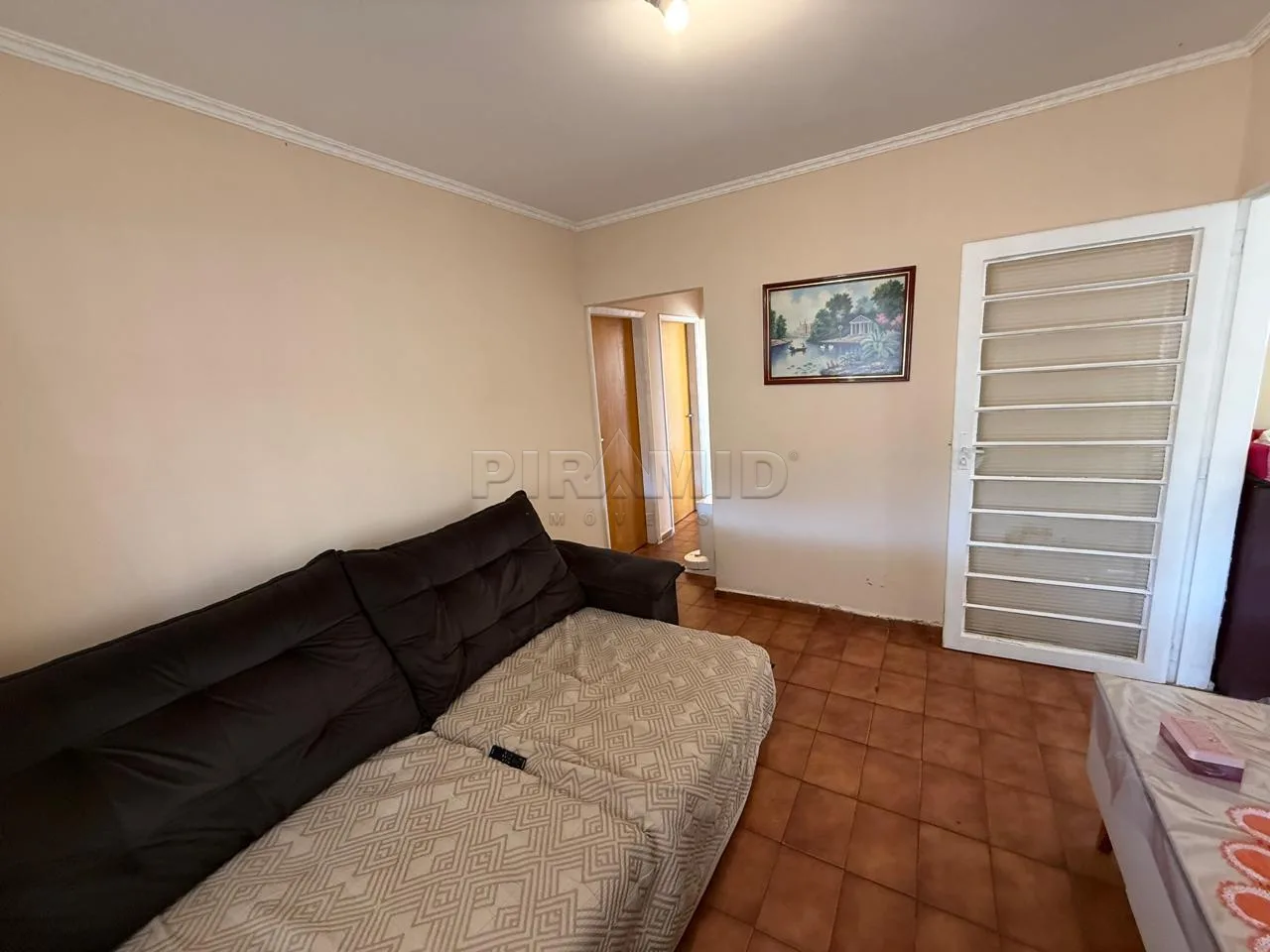 Comprar Casa / Padr&atilde;o em Ribeir&atilde;o Preto R$ 450.000,00 - Foto 4