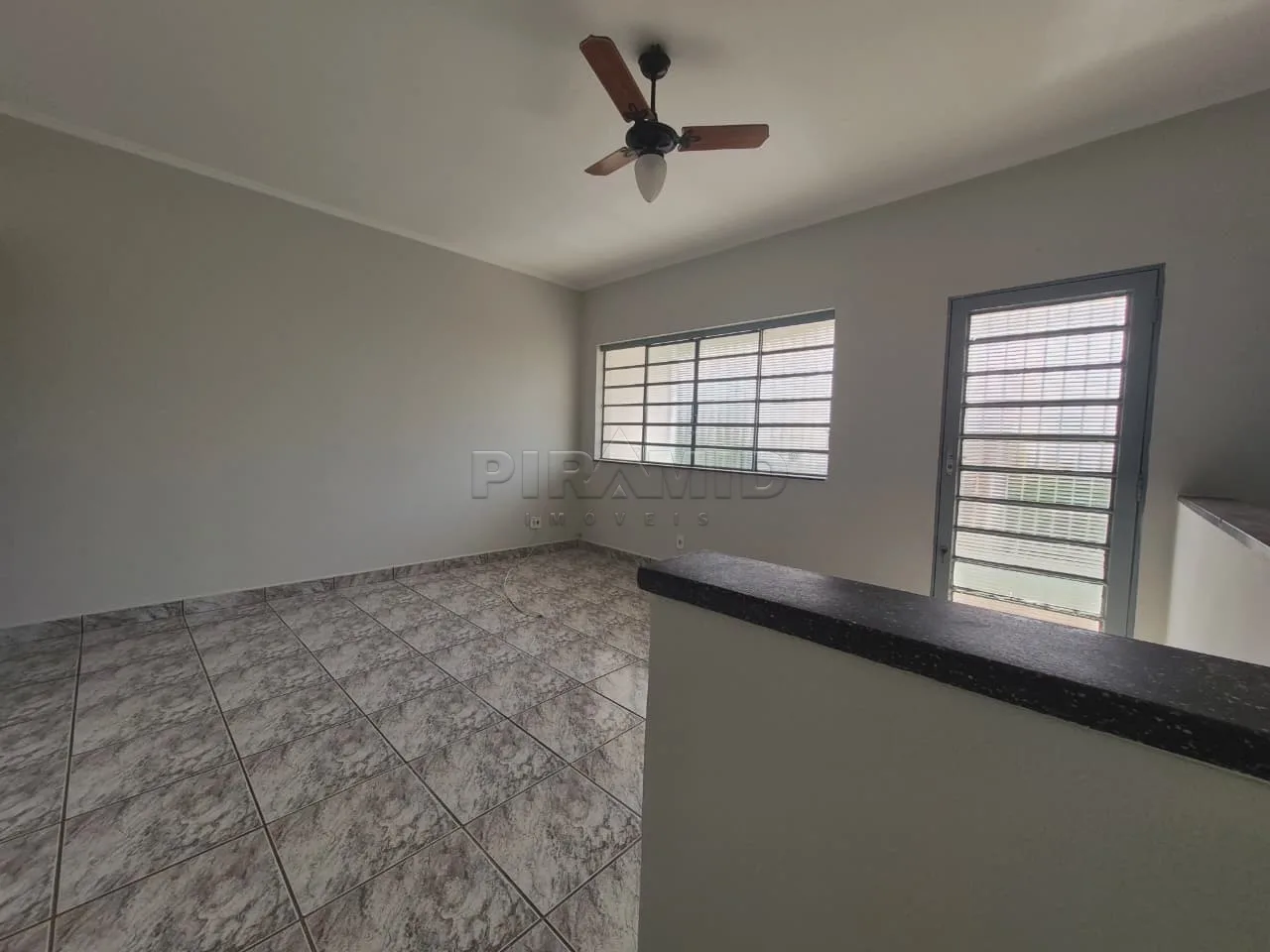 Alugar Casa / Padr&atilde;o em Ribeir&atilde;o Preto R$ 1.350,00 - Foto 3