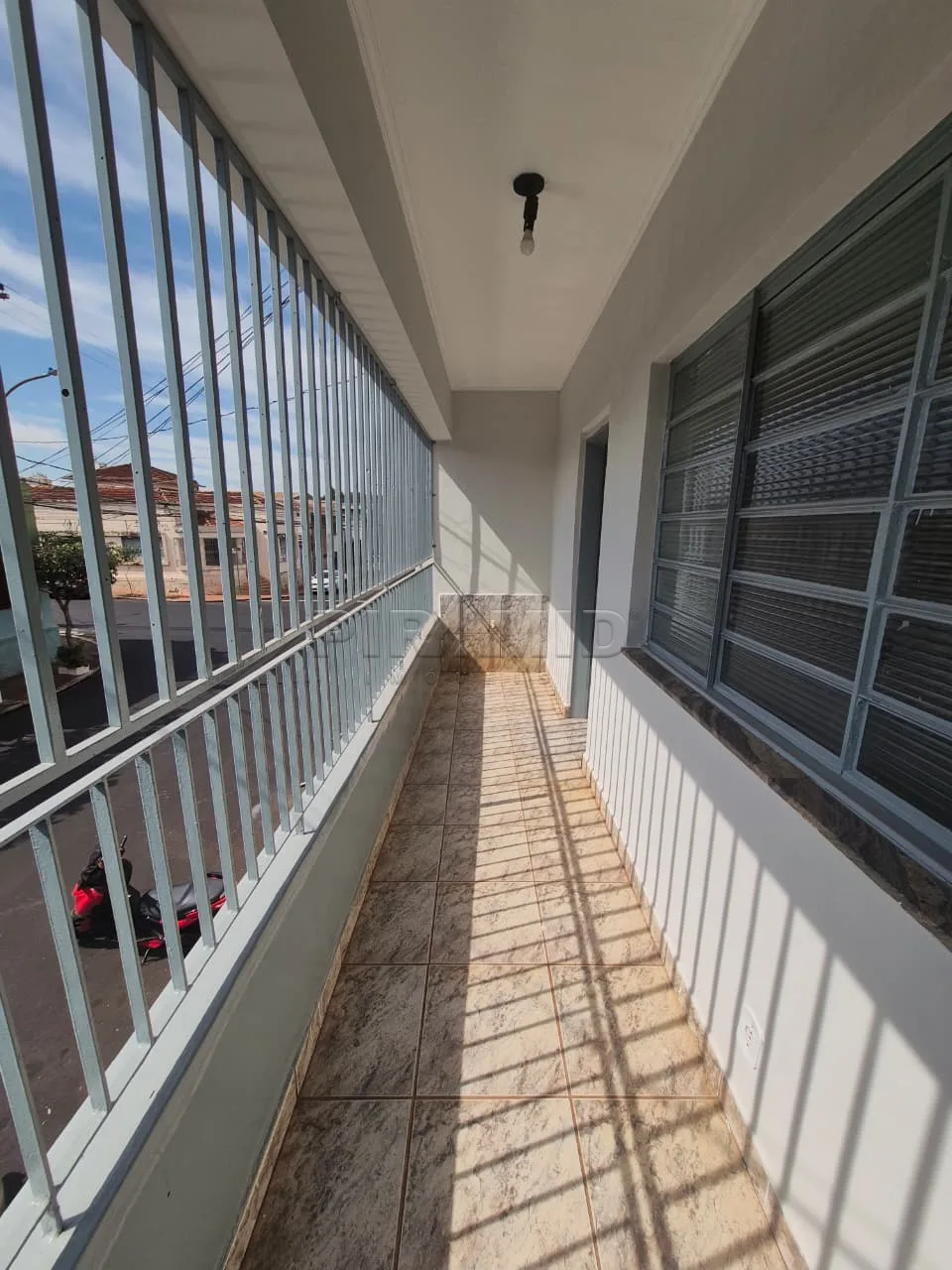 Alugar Casa / Padr&atilde;o em Ribeir&atilde;o Preto R$ 1.350,00 - Foto 4