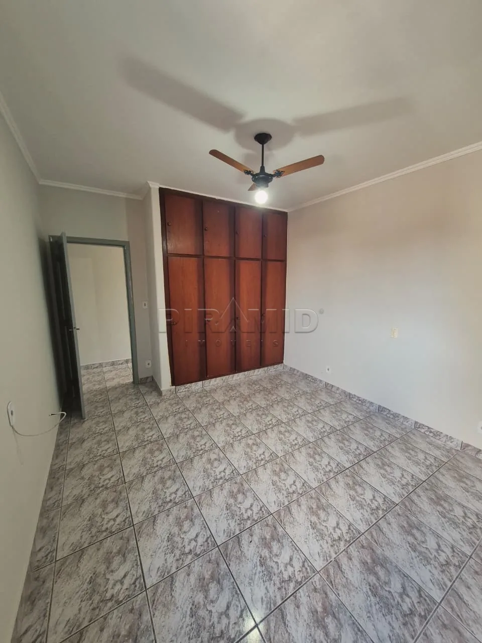 Alugar Casa / Padr&atilde;o em Ribeir&atilde;o Preto R$ 1.350,00 - Foto 7