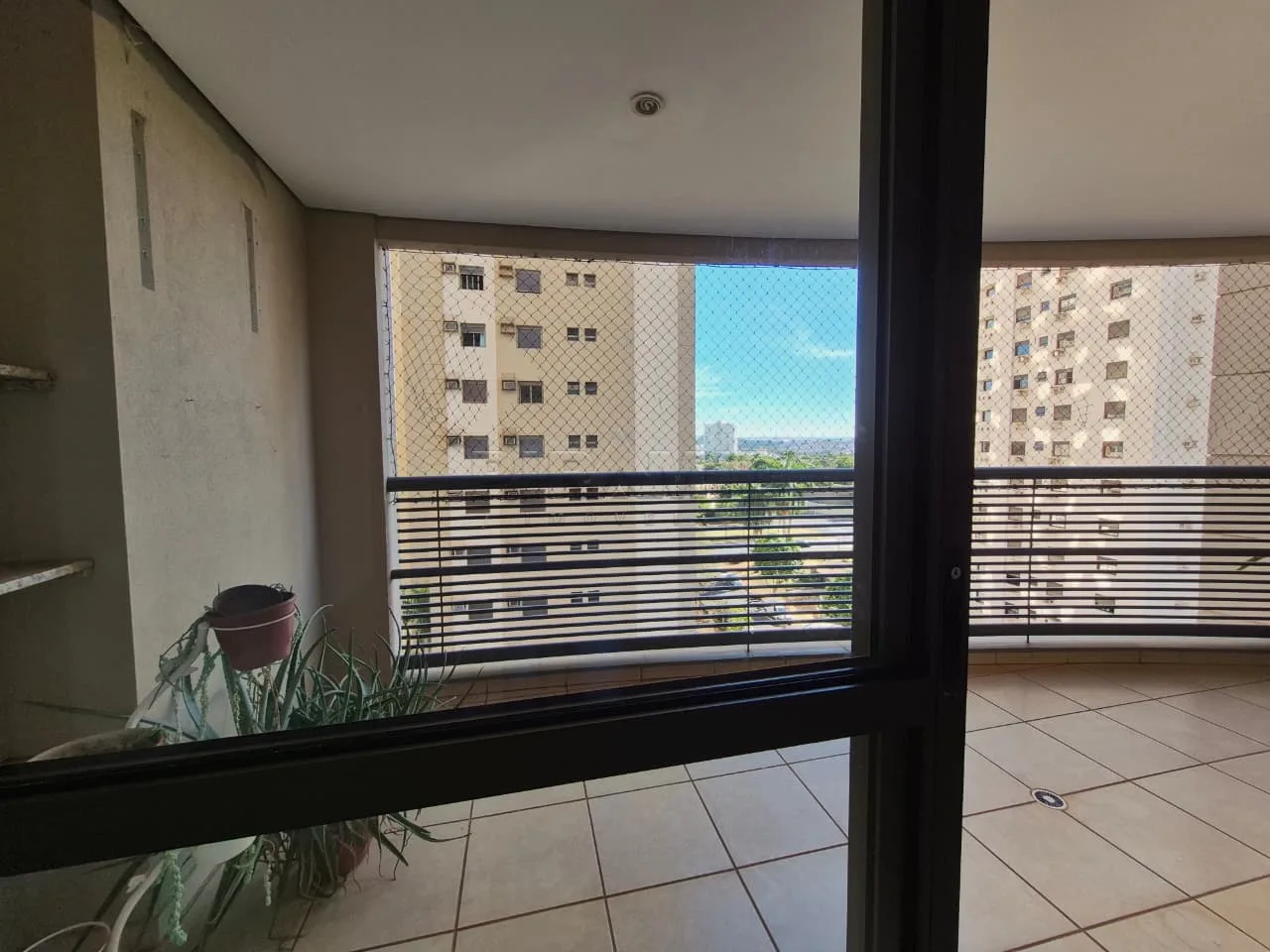 Alugar Apartamento / Padr&atilde;o em Ribeir&atilde;o Preto R$ 4.500,00 - Foto 1