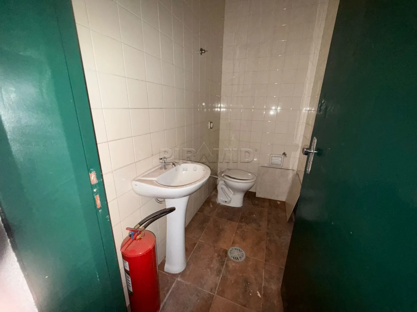 Alugar Comercial / Casa em Ribeir&atilde;o Preto R$ 8.000,00 - Foto 21