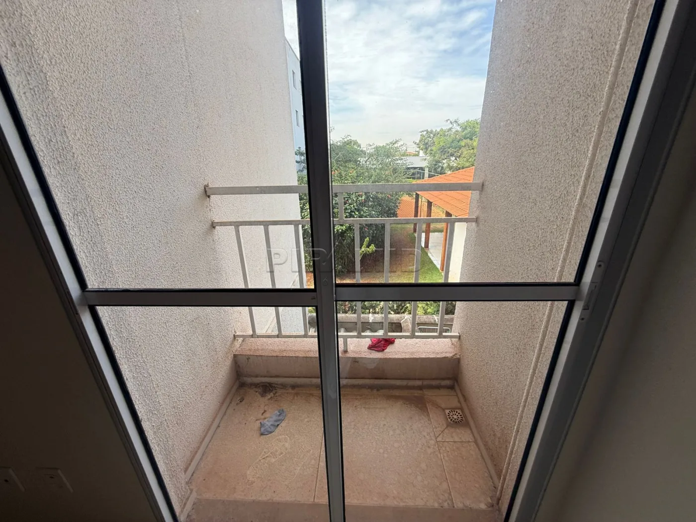 Alugar Apartamento / Padr&atilde;o em Ribeir&atilde;o Preto R$ 900,00 - Foto 3