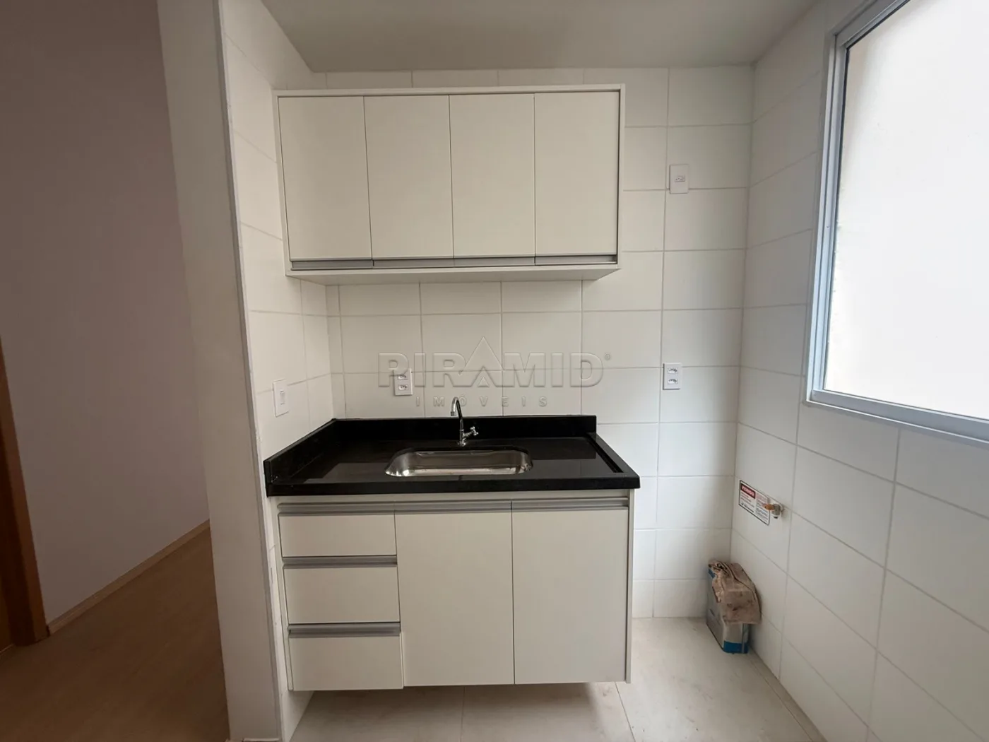 Alugar Apartamento / Padr&atilde;o em Ribeir&atilde;o Preto R$ 900,00 - Foto 11