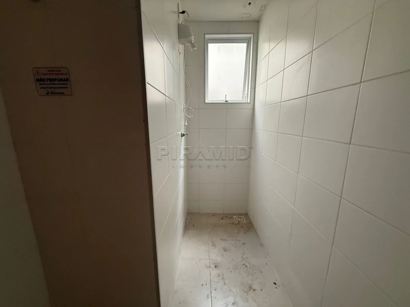 Alugar Apartamento / Padr&atilde;o em Ribeir&atilde;o Preto R$ 900,00 - Foto 13