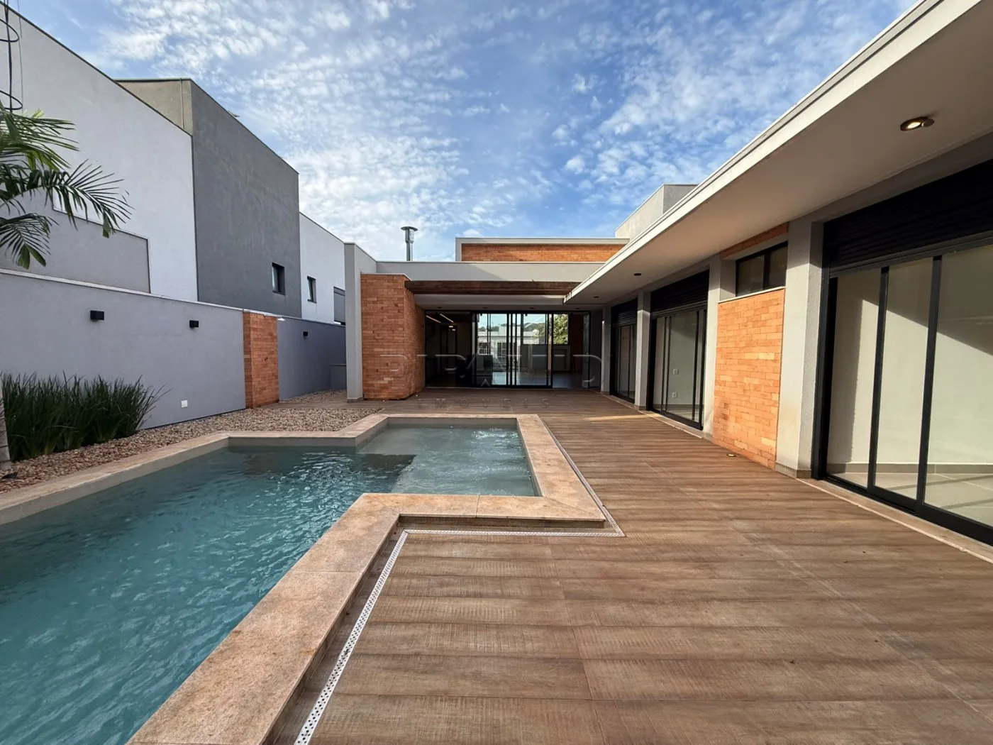 Alugar Casa / Condom&iacute;nio em Ribeir&atilde;o Preto R$ 17.000,00 - Foto 1