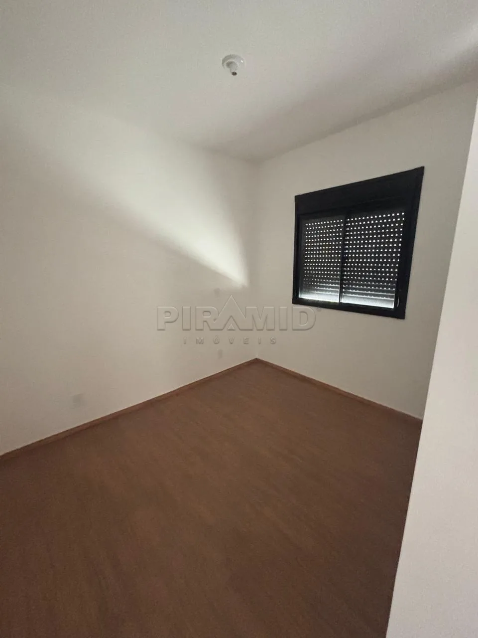 Alugar Apartamento / Padr&atilde;o em Ribeir&atilde;o Preto R$ 2.000,00 - Foto 4