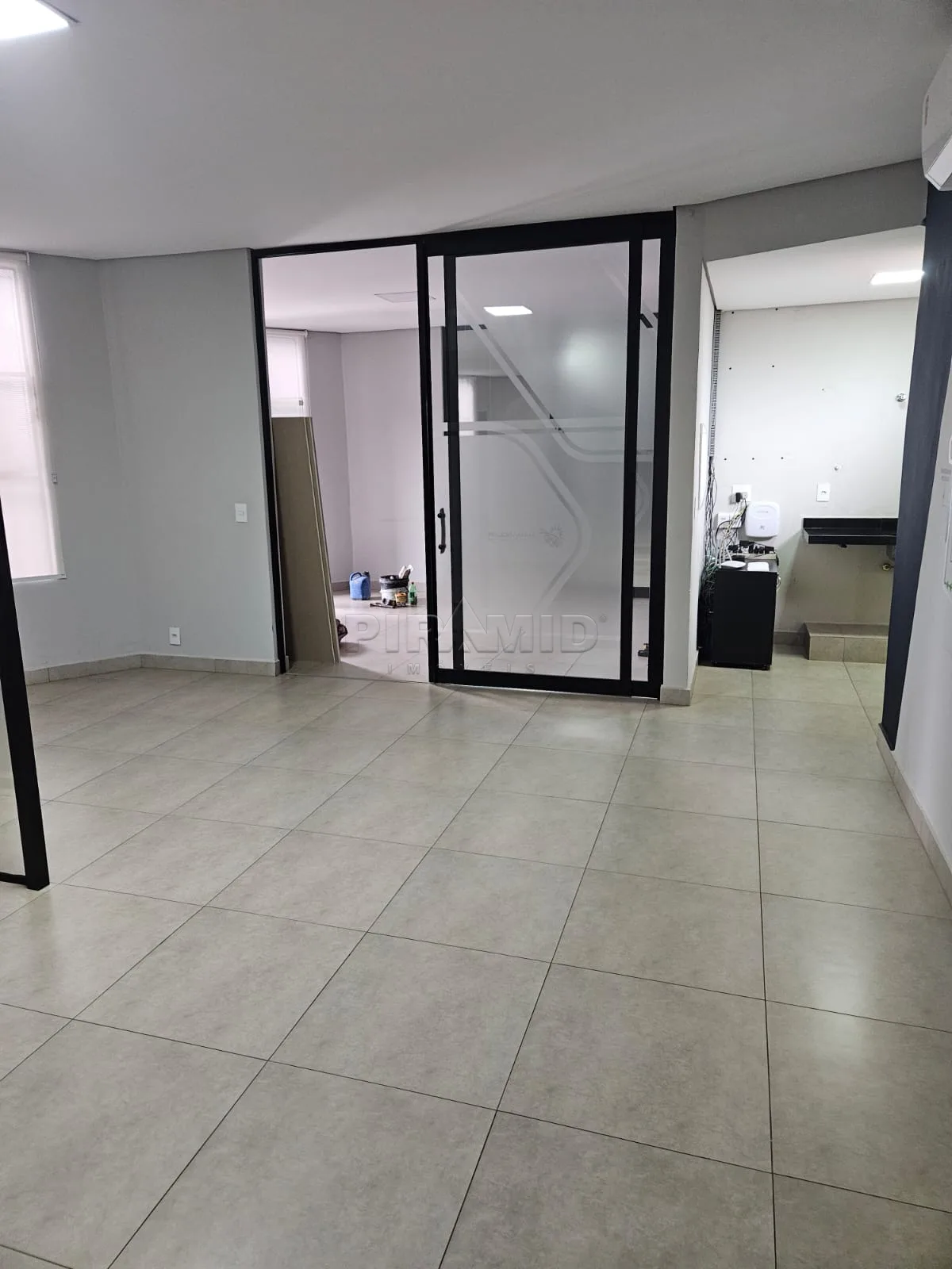 Alugar Comercial / Sal&atilde;o em Ribeir&atilde;o Preto R$ 22.000,00 - Foto 3