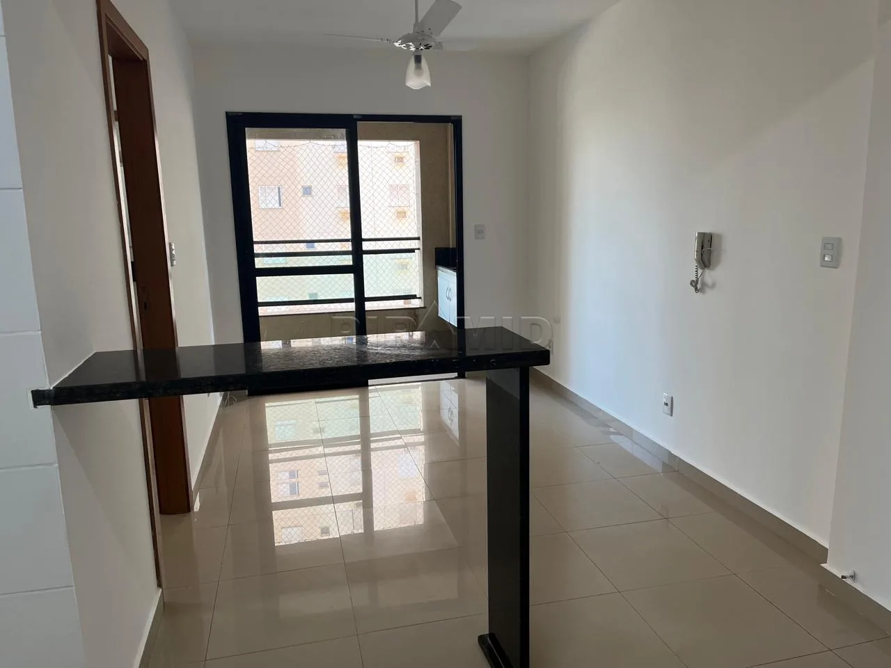 Alugar Apartamento / Padr&atilde;o em Ribeir&atilde;o Preto R$ 1.550,00 - Foto 1