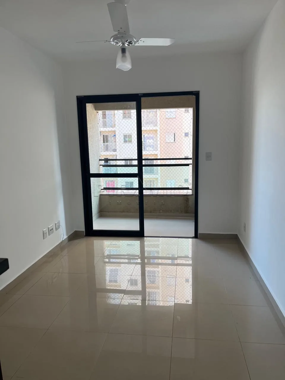 Alugar Apartamento / Padr&atilde;o em Ribeir&atilde;o Preto R$ 1.550,00 - Foto 2