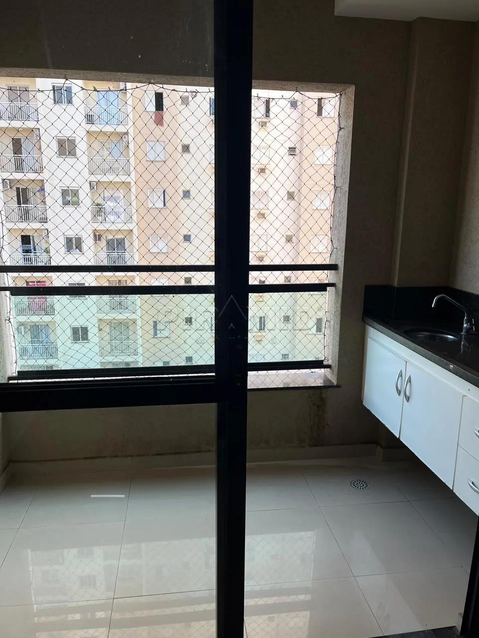 Alugar Apartamento / Padr&atilde;o em Ribeir&atilde;o Preto R$ 1.550,00 - Foto 3