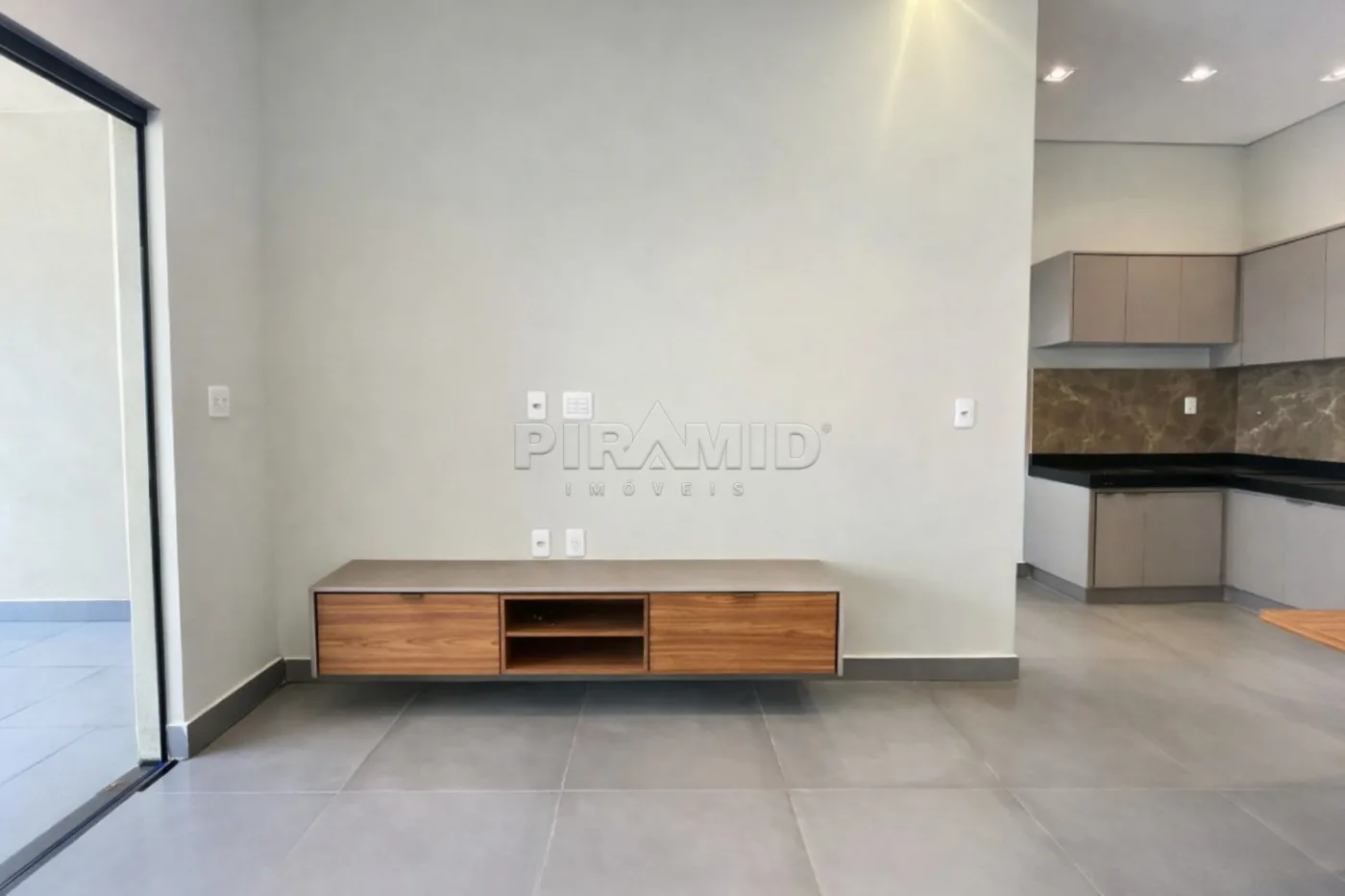 Comprar Casa / Padr&atilde;o em Ribeir&atilde;o Preto R$ 640.000,00 - Foto 3