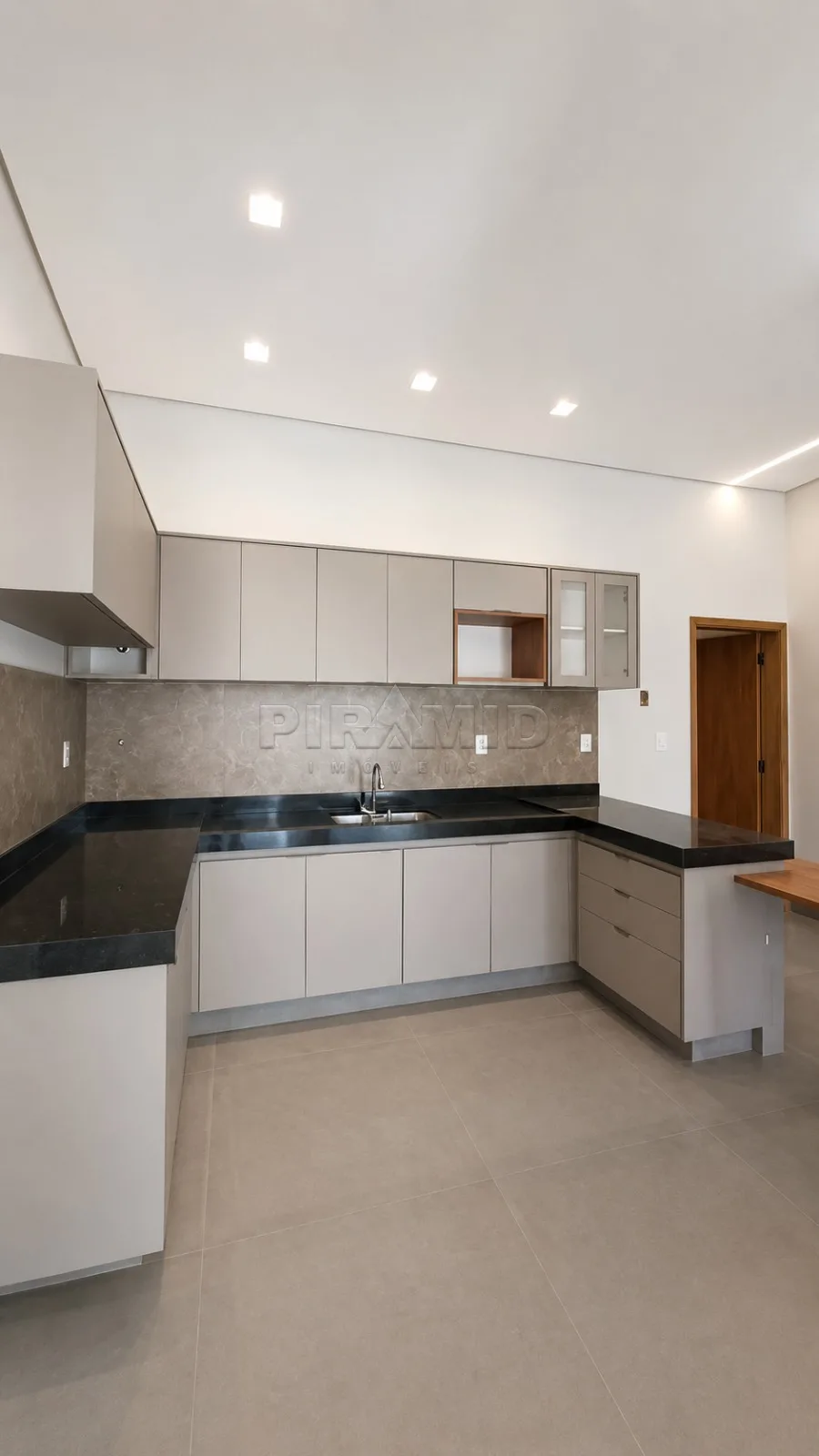 Comprar Casa / Padr&atilde;o em Ribeir&atilde;o Preto R$ 640.000,00 - Foto 9