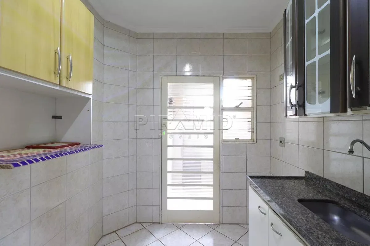 Alugar Apartamento / Padr&atilde;o em Ribeir&atilde;o Preto R$ 1.750,00 - Foto 17
