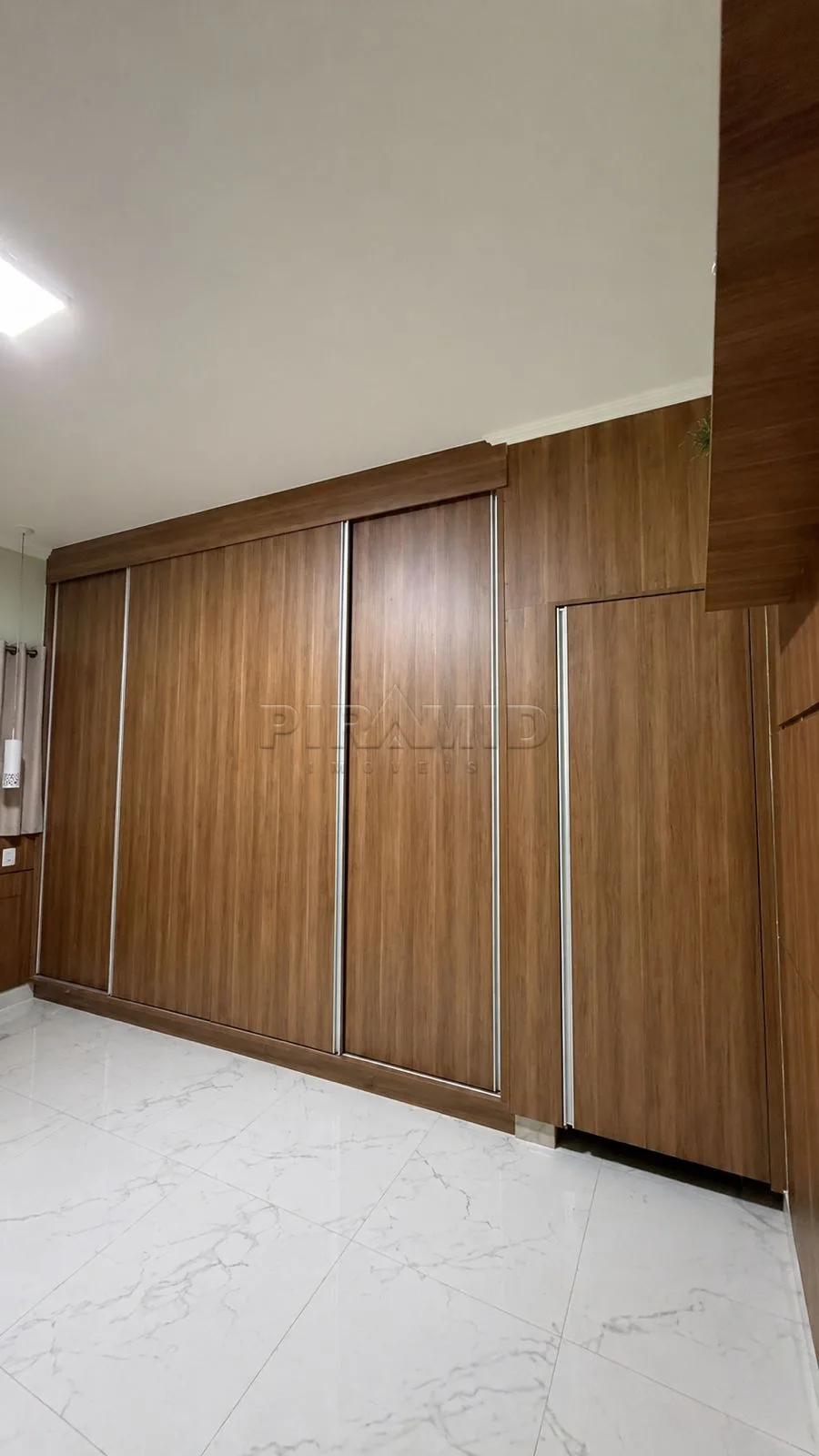 Comprar Casa / Padr&atilde;o em Ribeir&atilde;o Preto R$ 1.250.000,00 - Foto 18