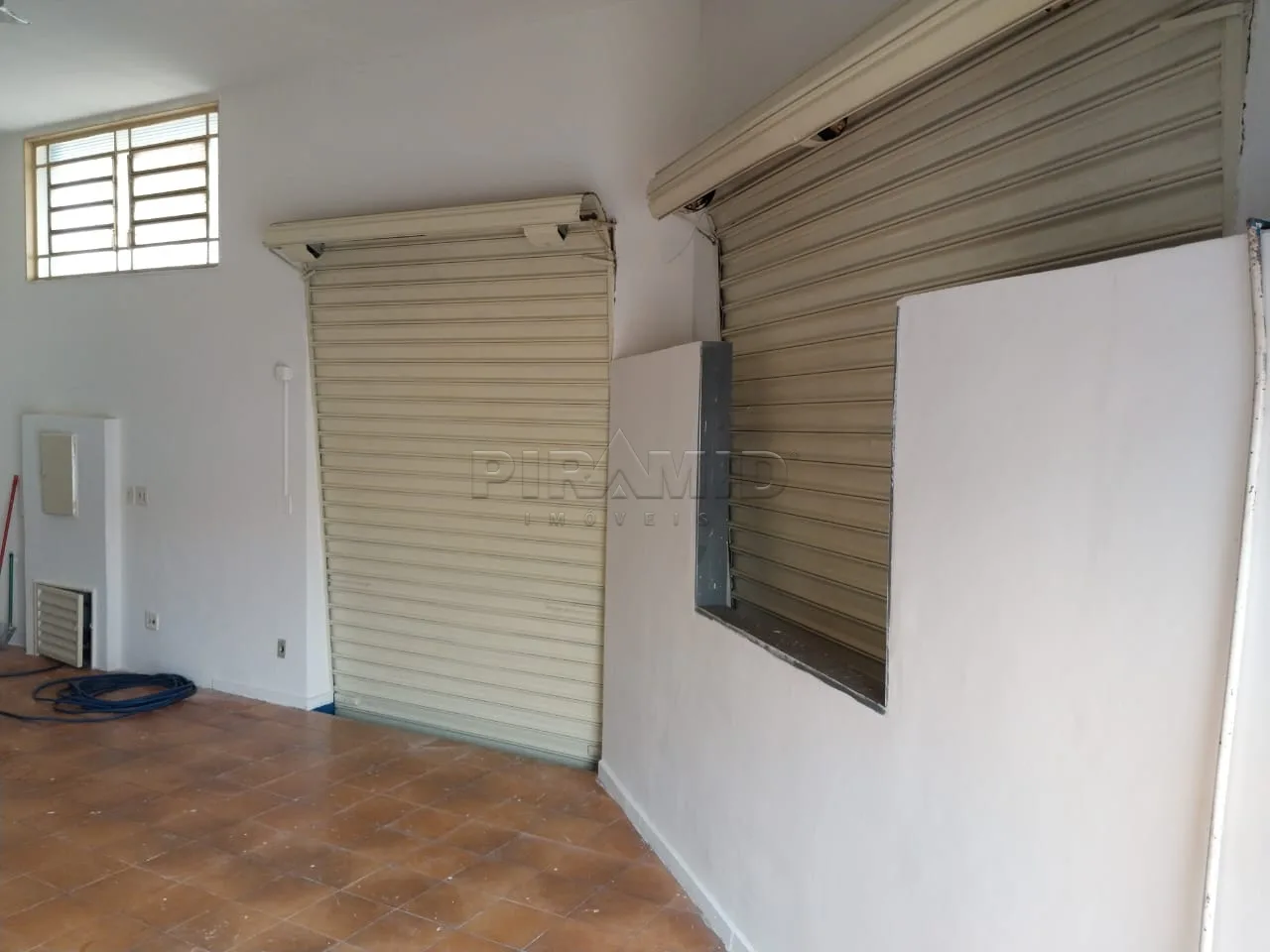 Alugar Comercial / Sal&atilde;o em Ribeir&atilde;o Preto R$ 2.000,00 - Foto 2