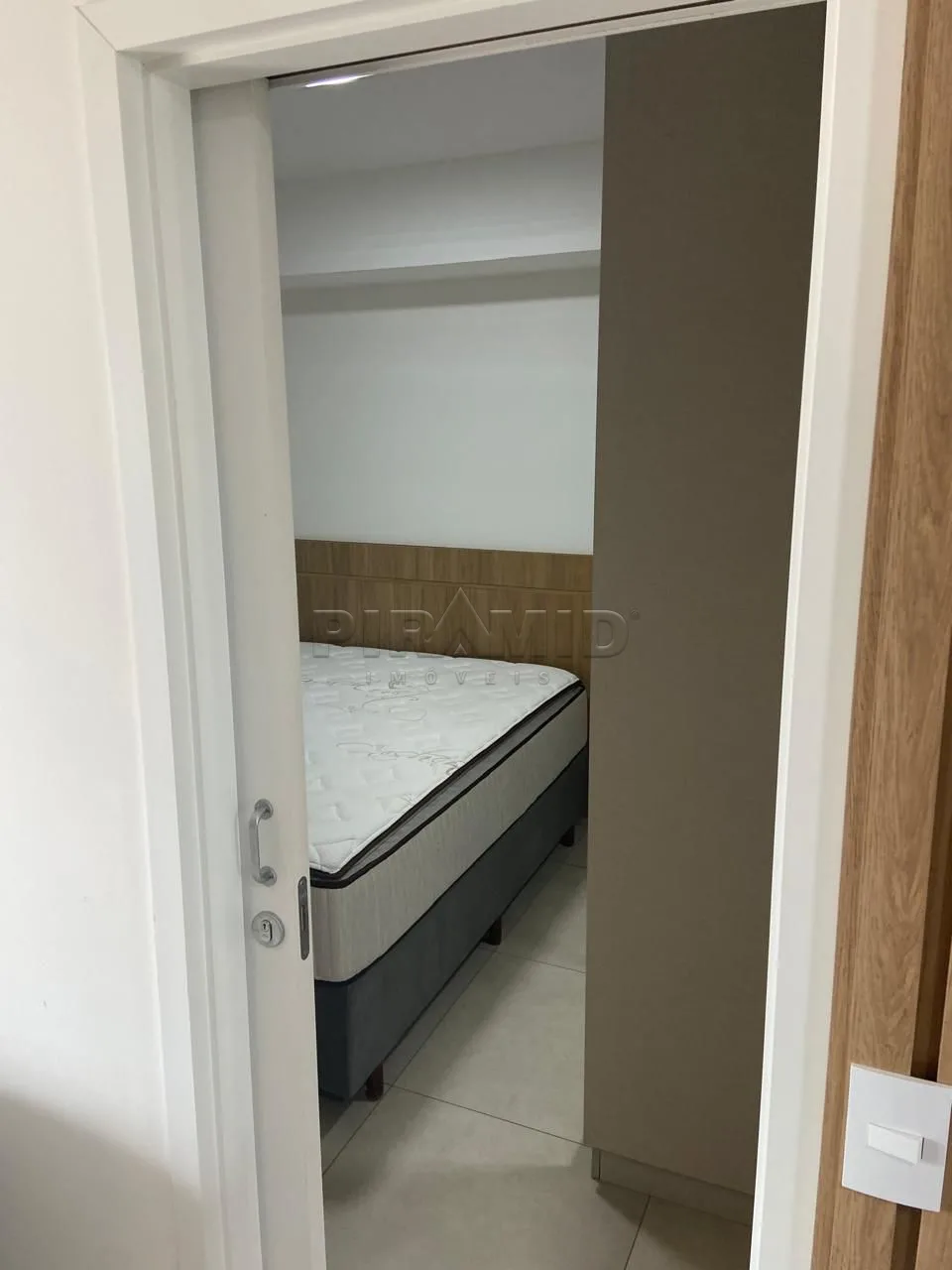 Alugar Apartamento / Padr&atilde;o em Ribeir&atilde;o Preto R$ 3.000,00 - Foto 6